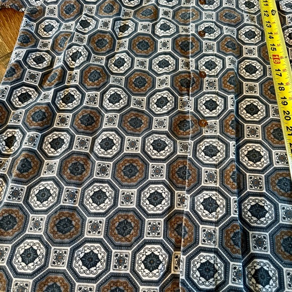 Vtg guess funky lightweight cord button down large - Picture 10 of 13